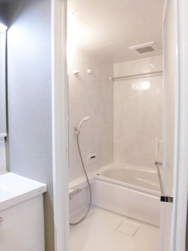 キッチンを中心に回遊できるような使いやすいプランに キッチンを中心に回遊できるような使いやすいプランに